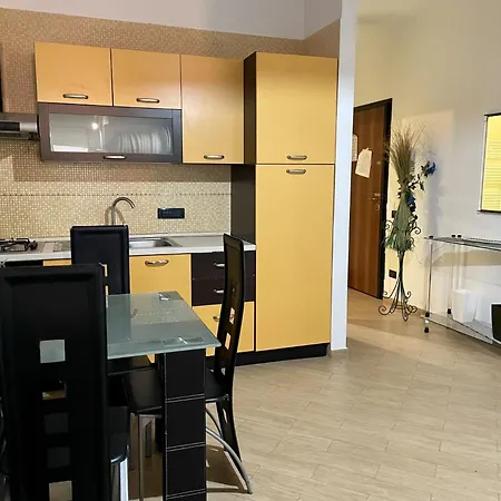 Virginia Apartment